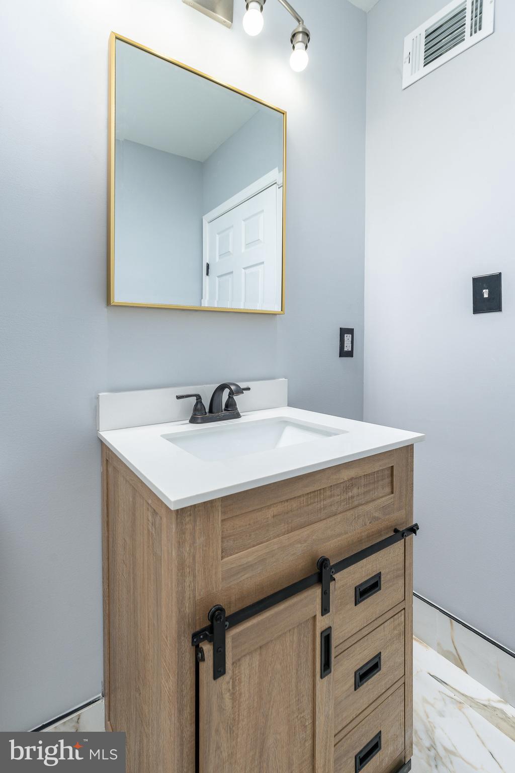 PORT RICHMOND - Residential