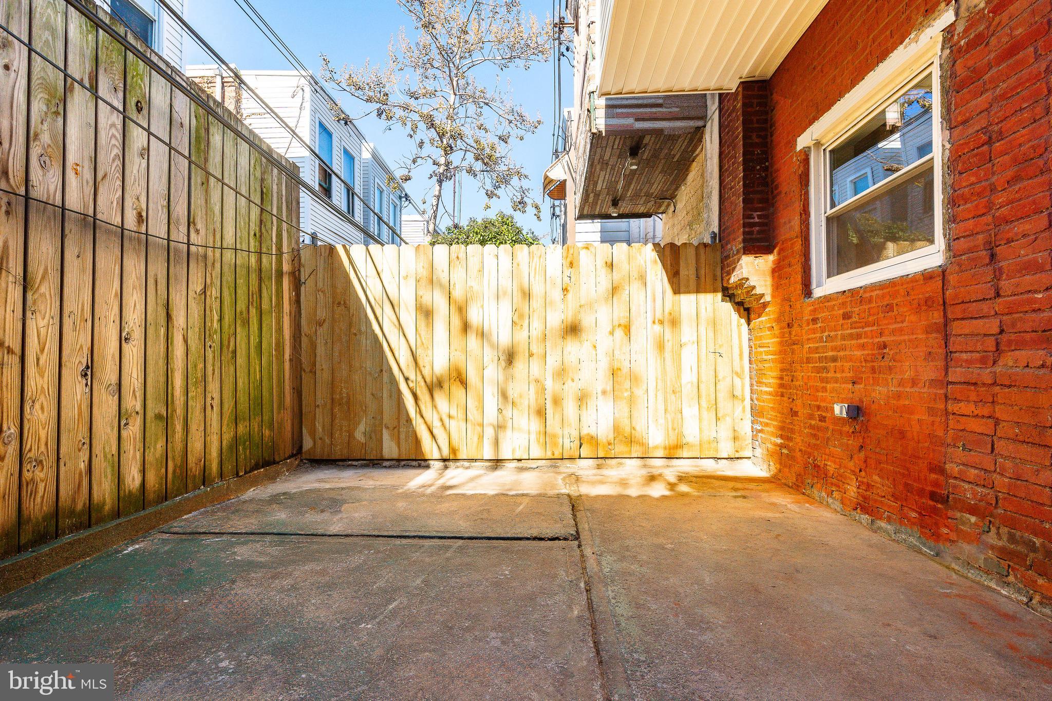 PORT RICHMOND - Residential