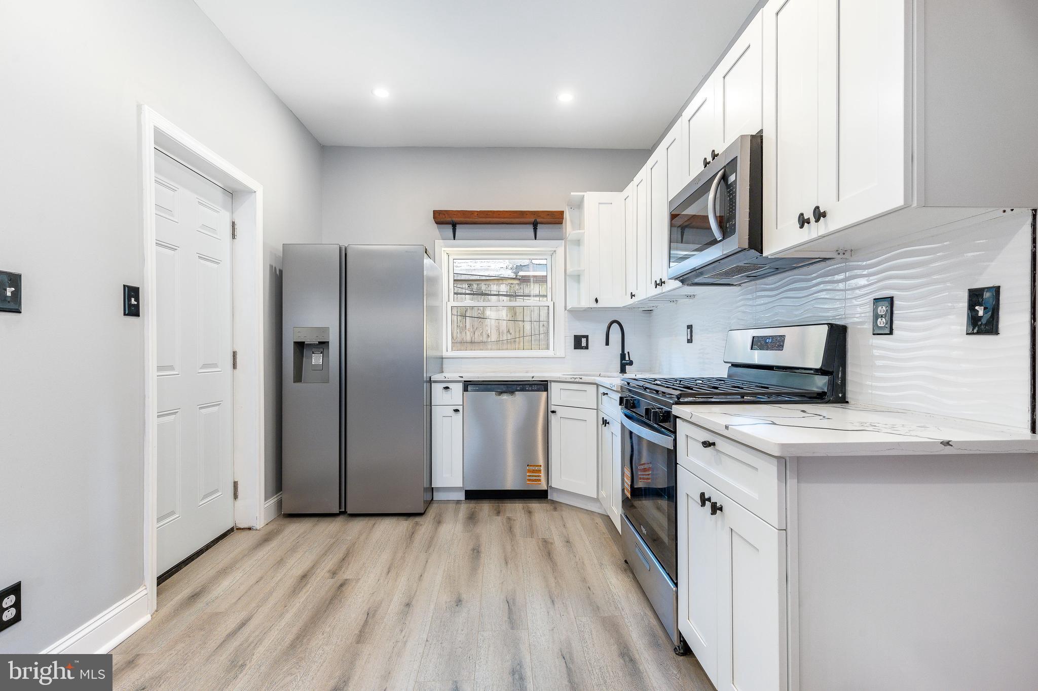 PORT RICHMOND - Residential