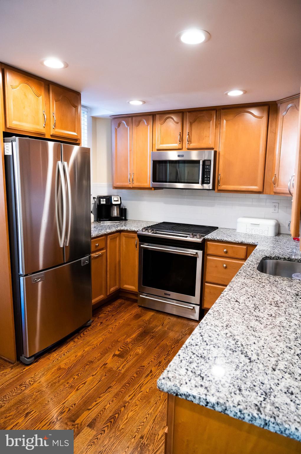 ADMORE - Residential