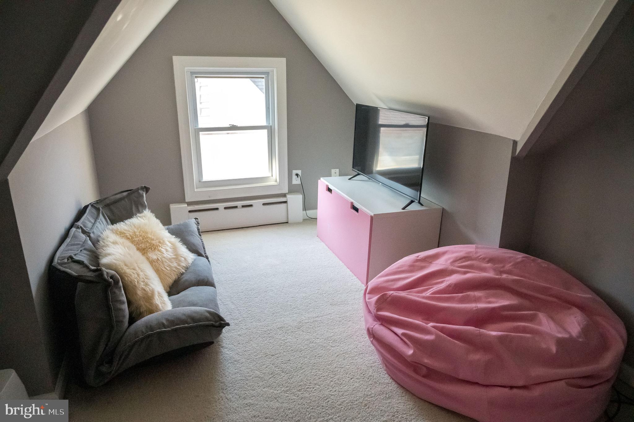 ADMORE - Residential