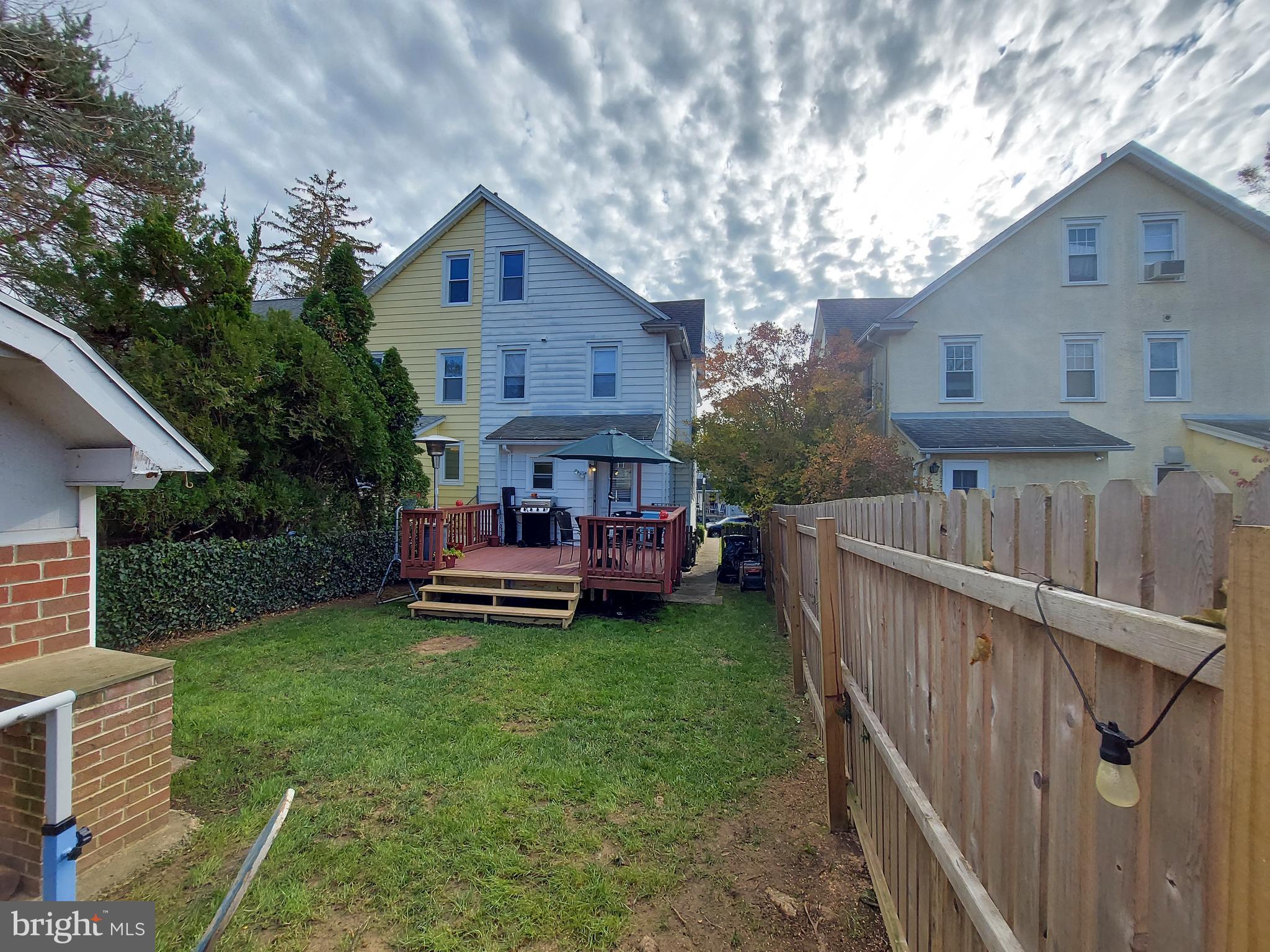 ADMORE - Residential