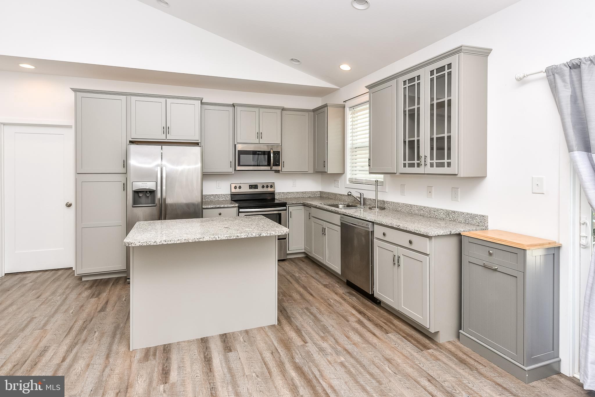 PRINCETON SHOALS - Residential