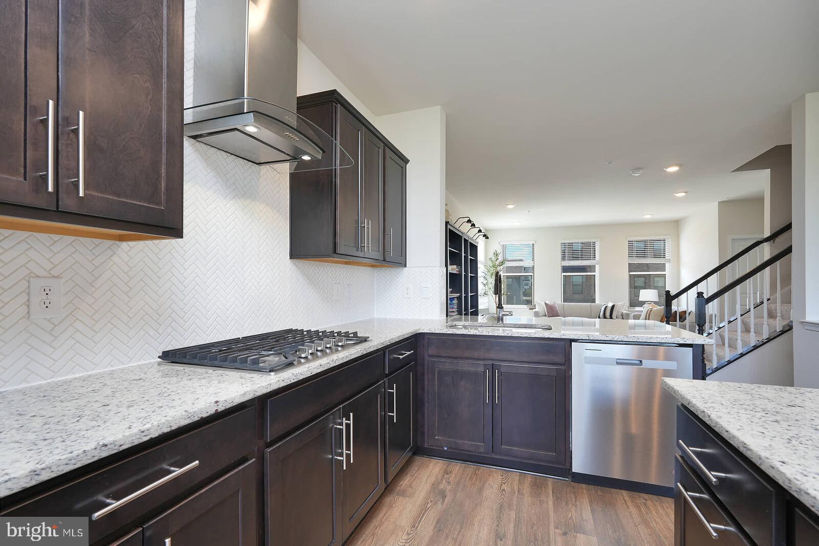 RENN QUARTER - Residential Lease