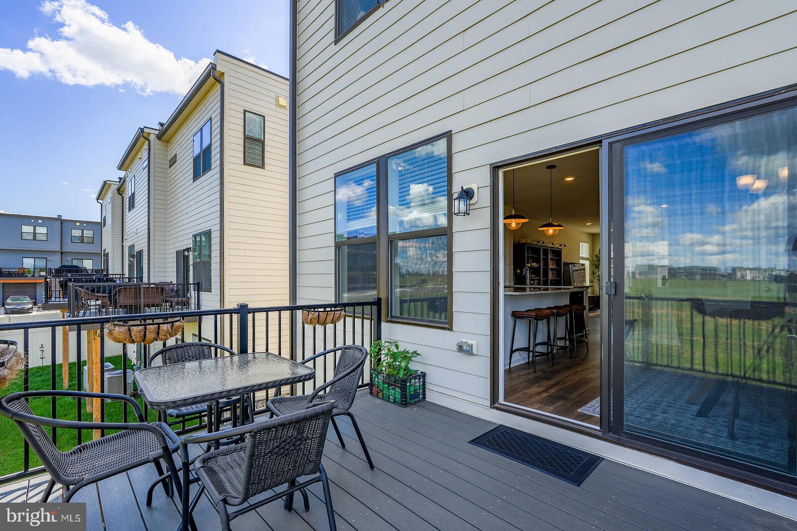 RENN QUARTER - Residential Lease