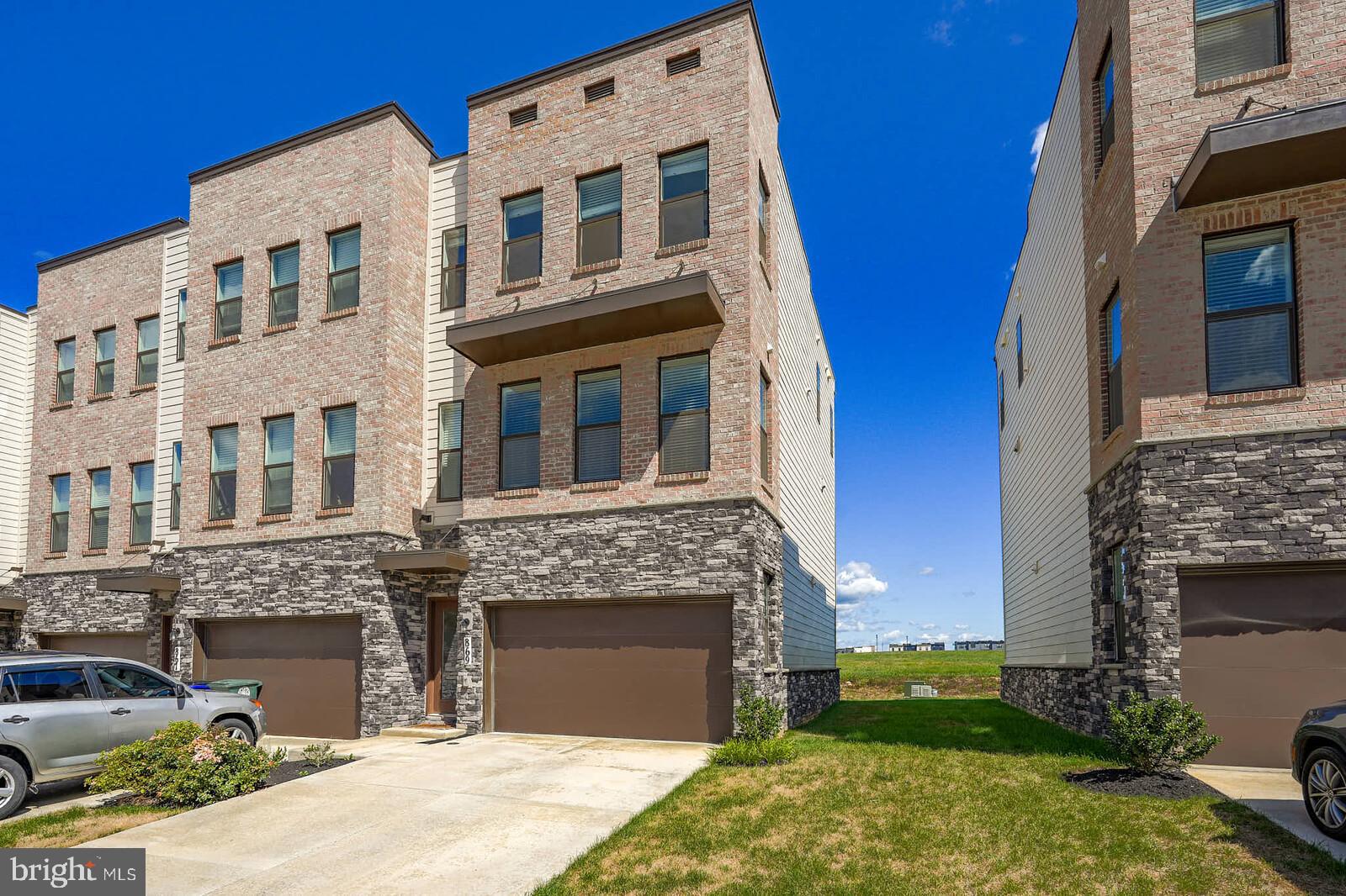 RENN QUARTER - Residential Lease