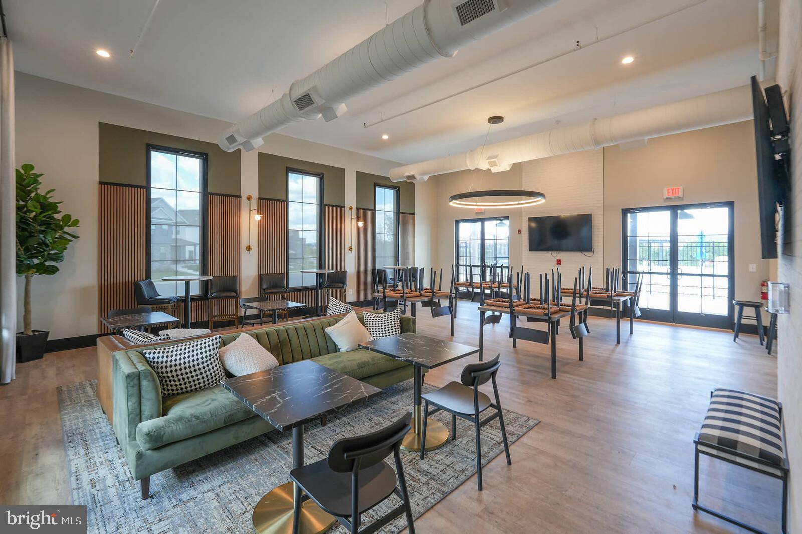 RENN QUARTER - Residential Lease