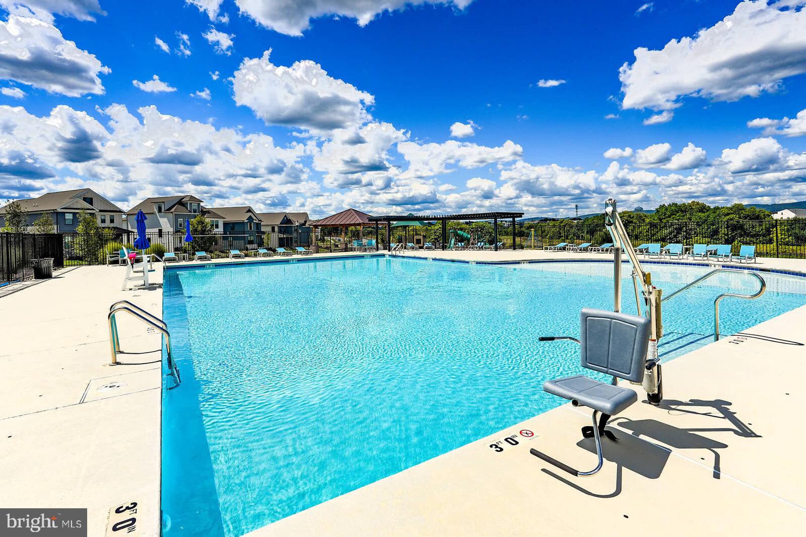 RENN QUARTER - Residential Lease