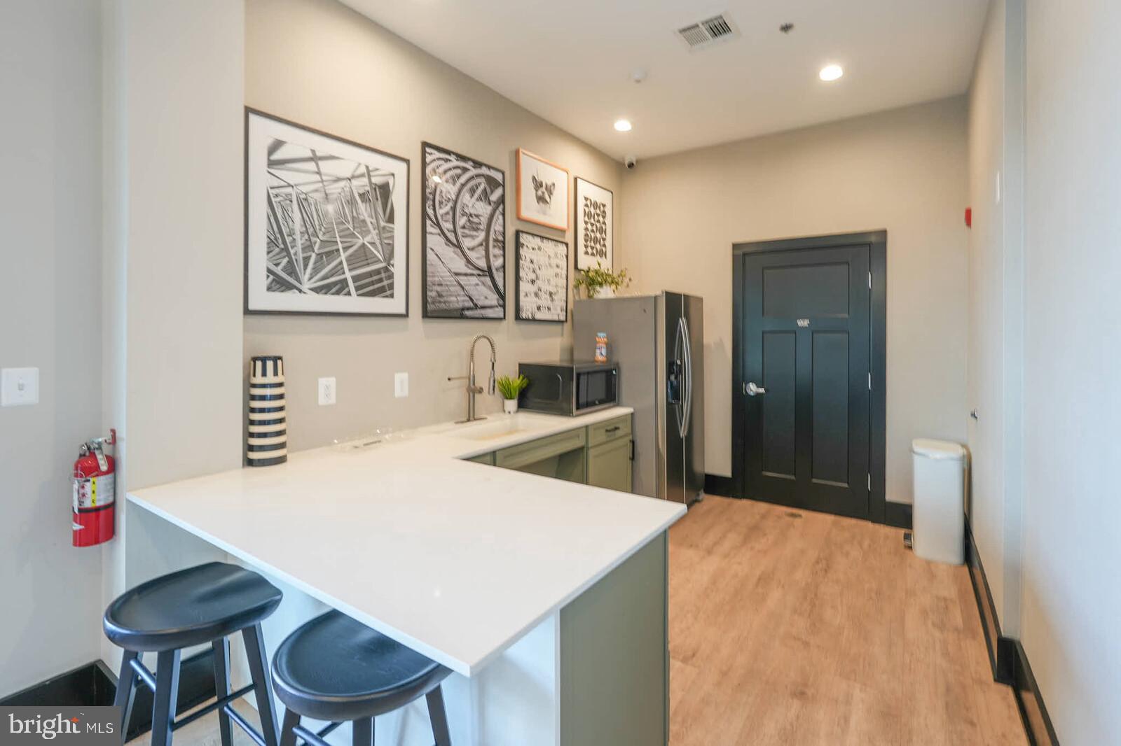 RENN QUARTER - Residential Lease