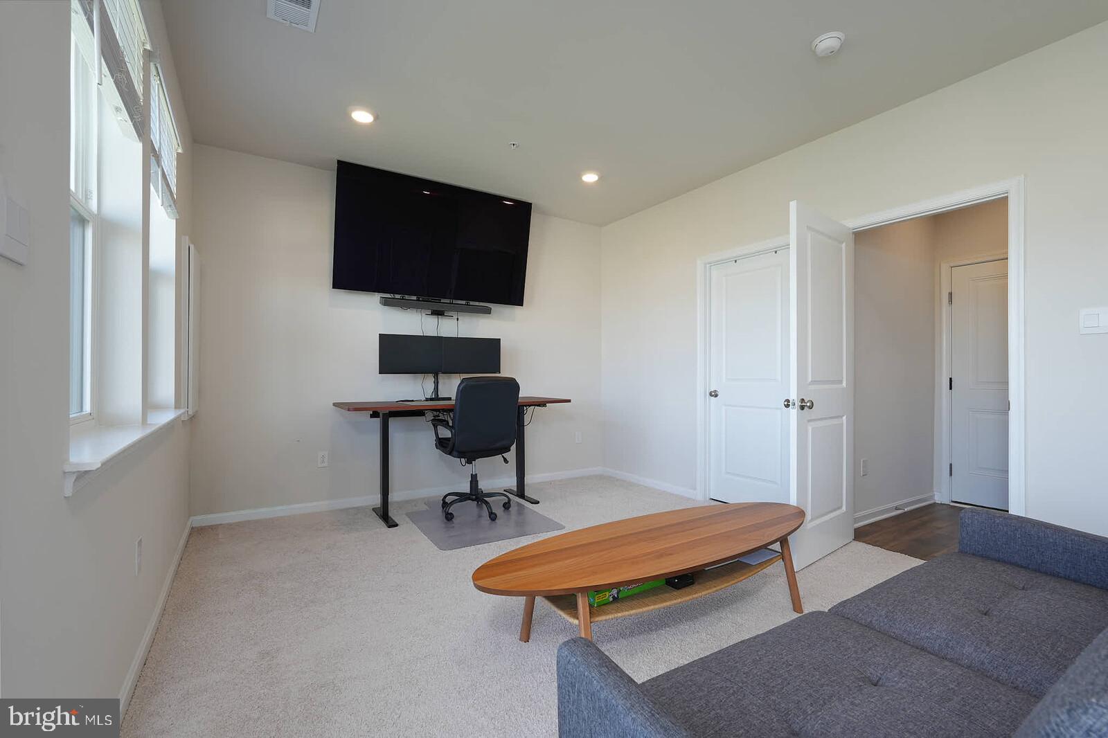 RENN QUARTER - Residential Lease