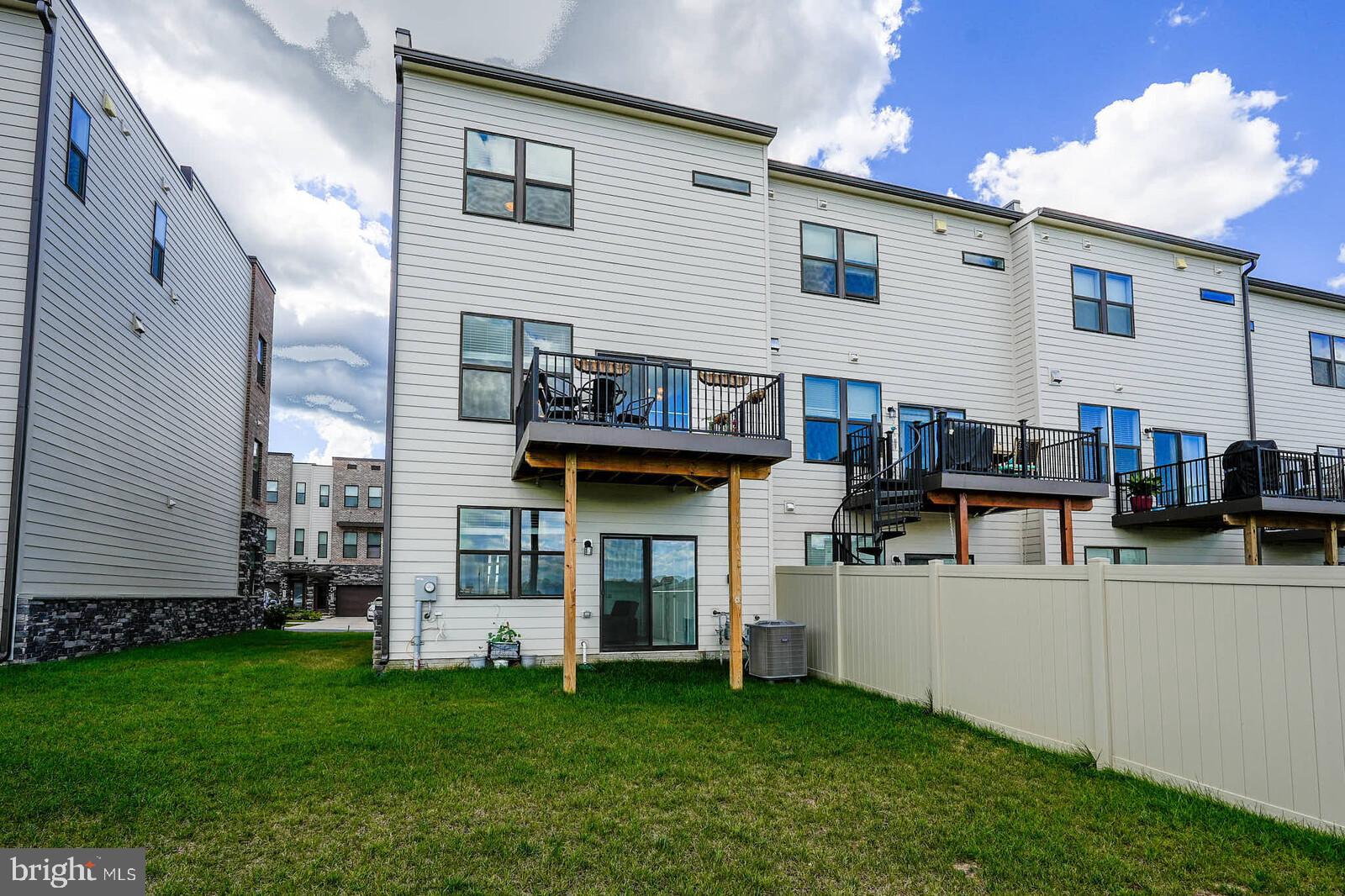 RENN QUARTER - Residential Lease