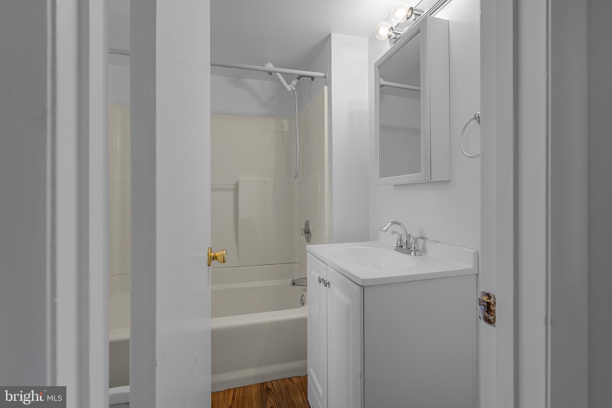 ELKTON - Residential Lease