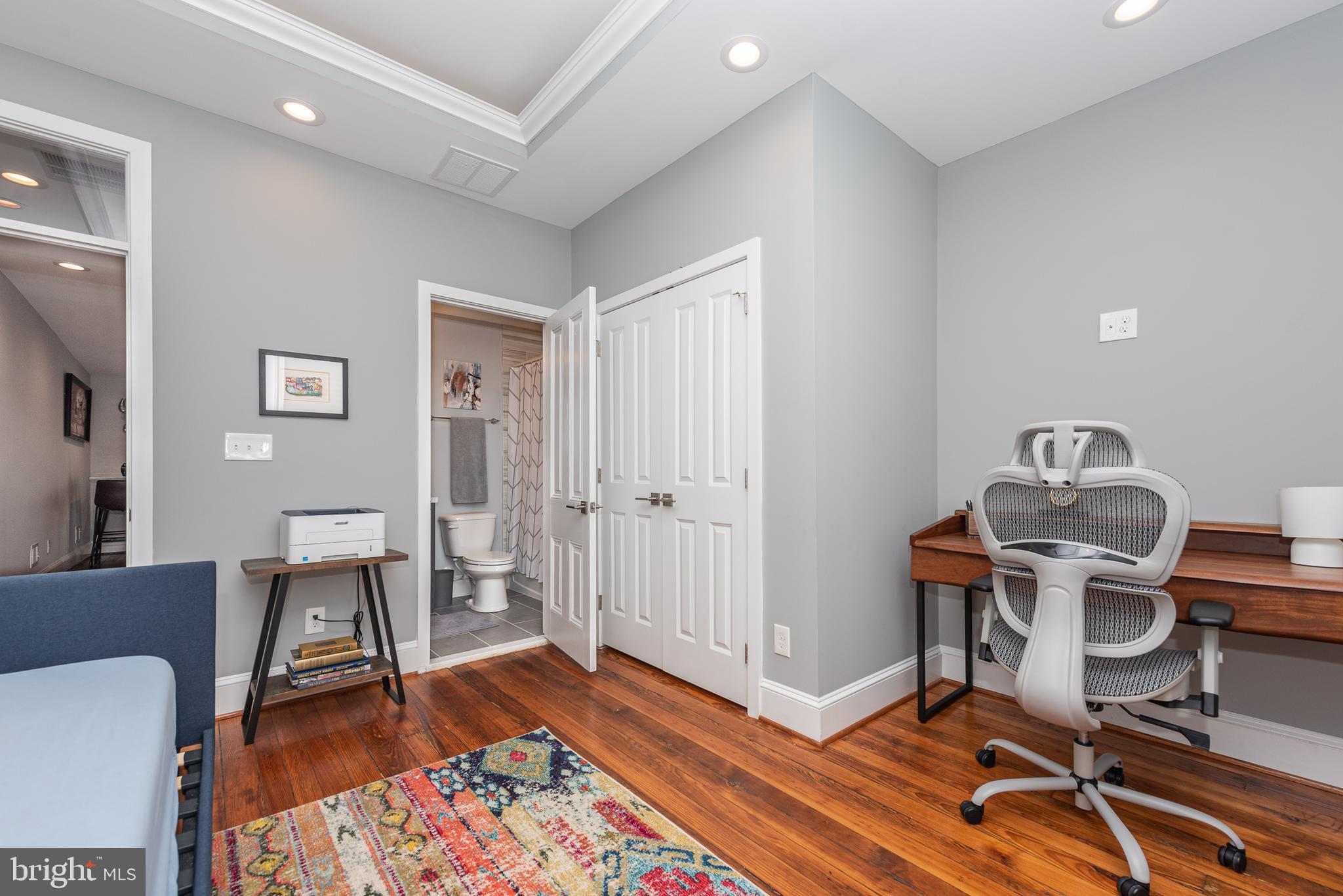 BUTCHER'S HILL - Residential