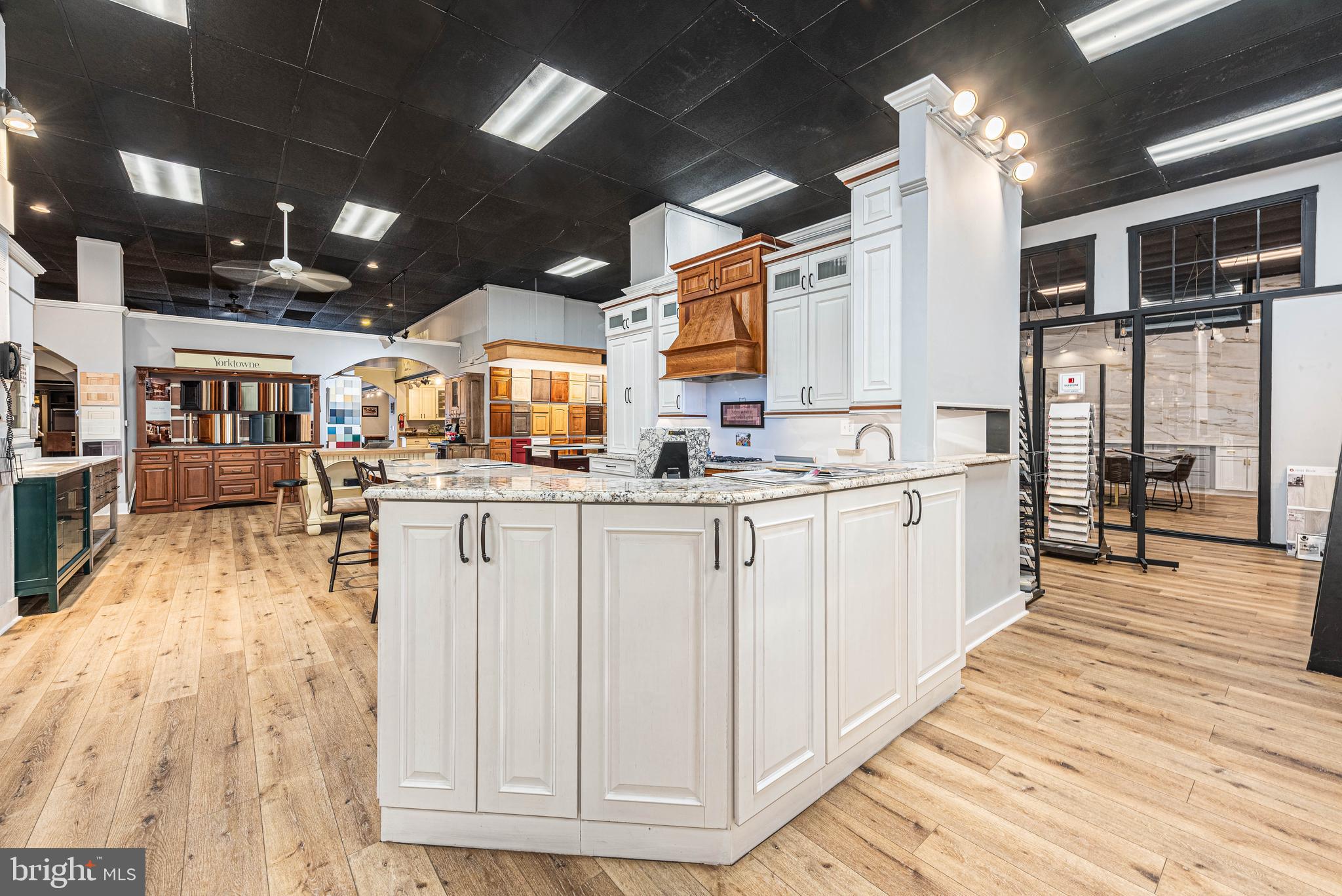 ROSEDALE - Commercial Lease