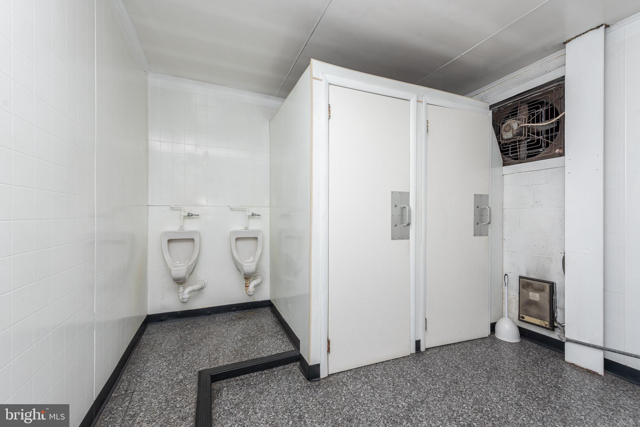 ROSEDALE - Commercial Lease