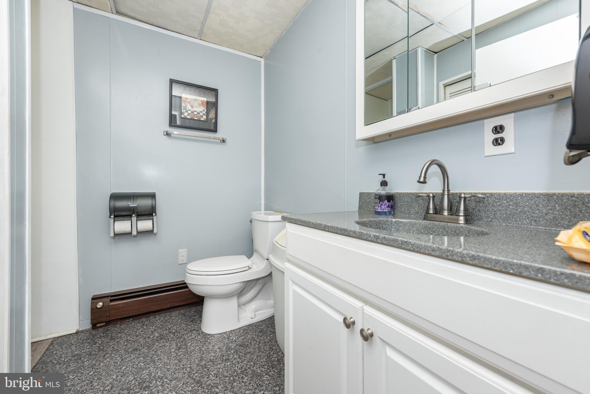 ROSEDALE - Commercial Lease