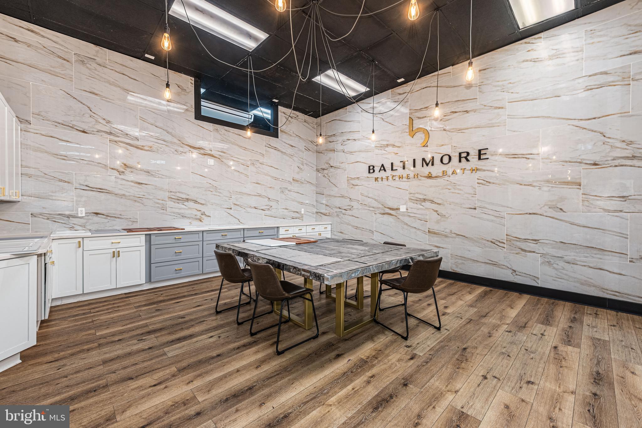 ROSEDALE - Commercial Lease