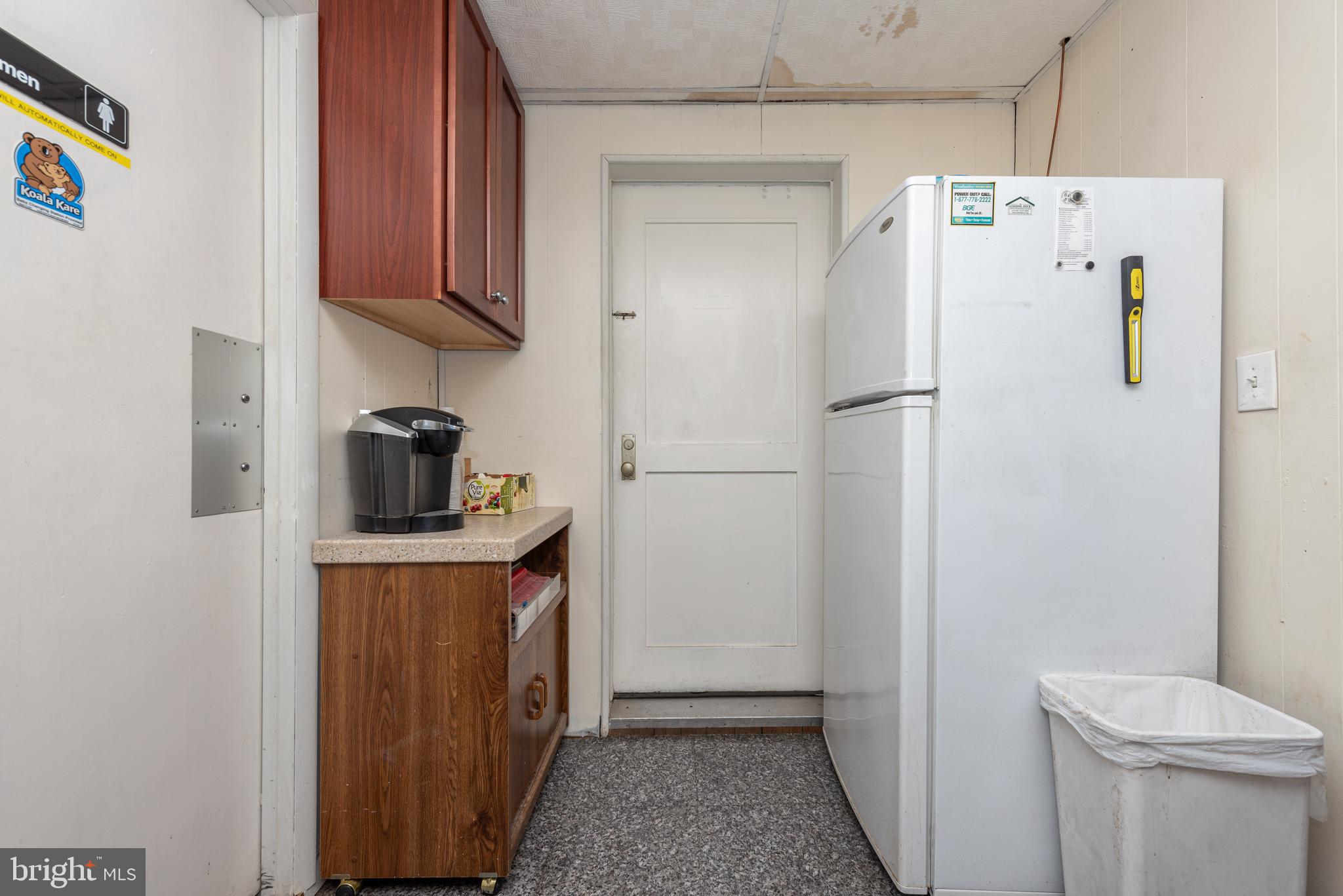 ROSEDALE - Commercial Lease
