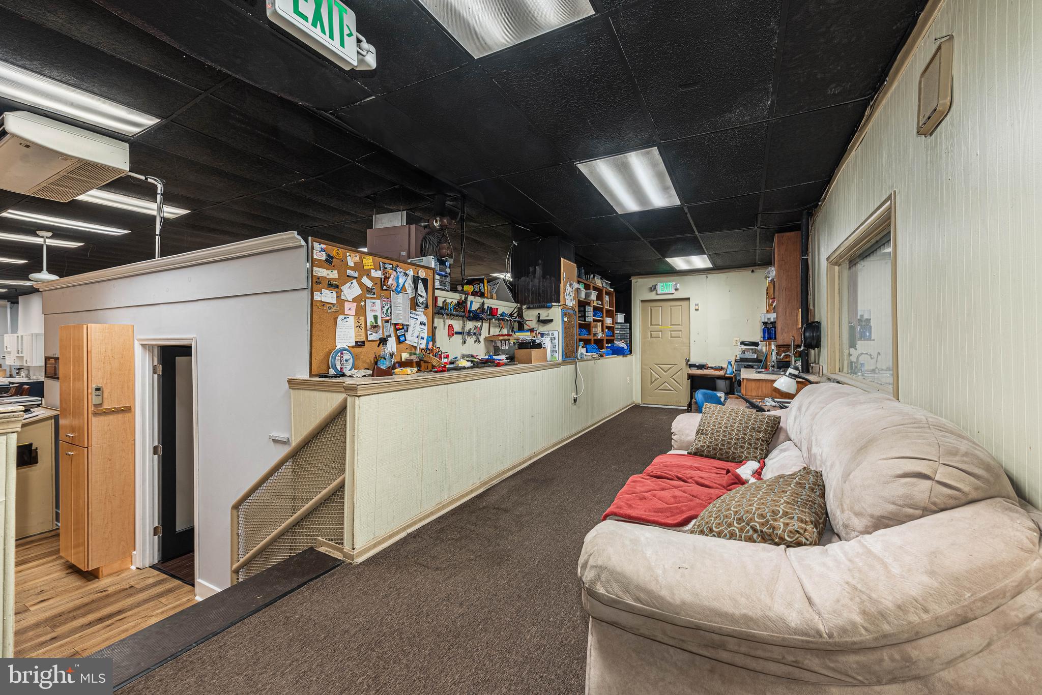 ROSEDALE - Commercial Lease