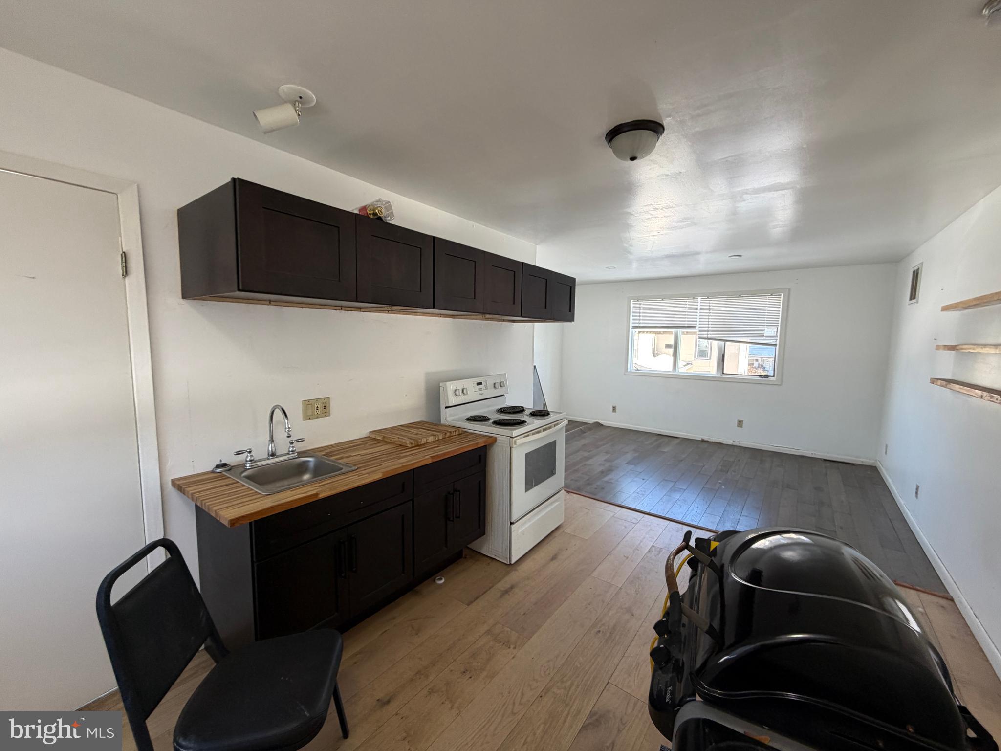 644 COOPER STREET 2ND FLR