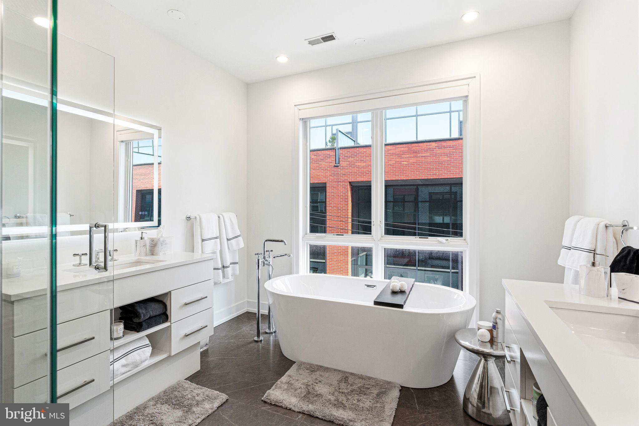 BELLA VISTA - Residential