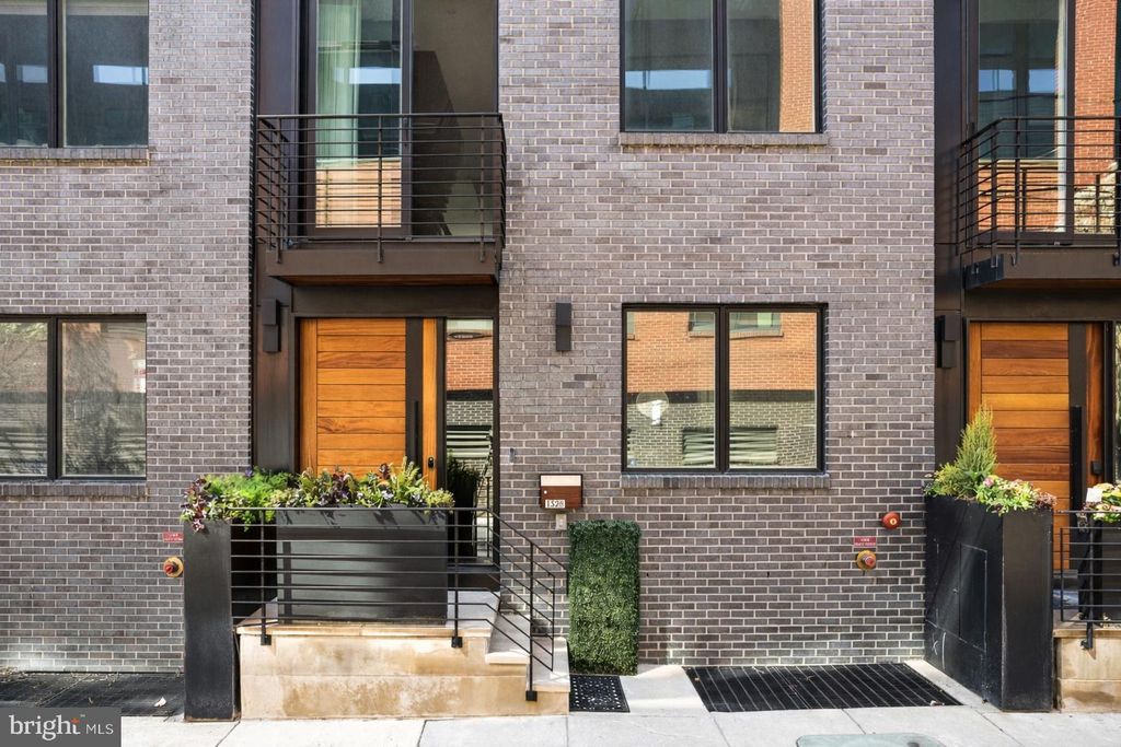 Photo of 1328 Kater Street, PHILADELPHIA, PA 19147 (MLS # PAPH2603362)