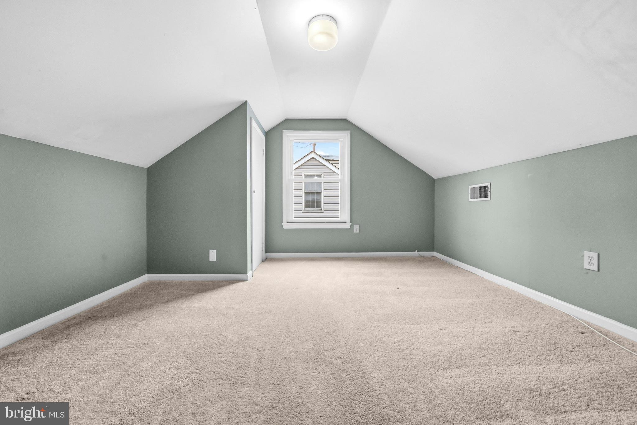 HILLWOOD - Residential