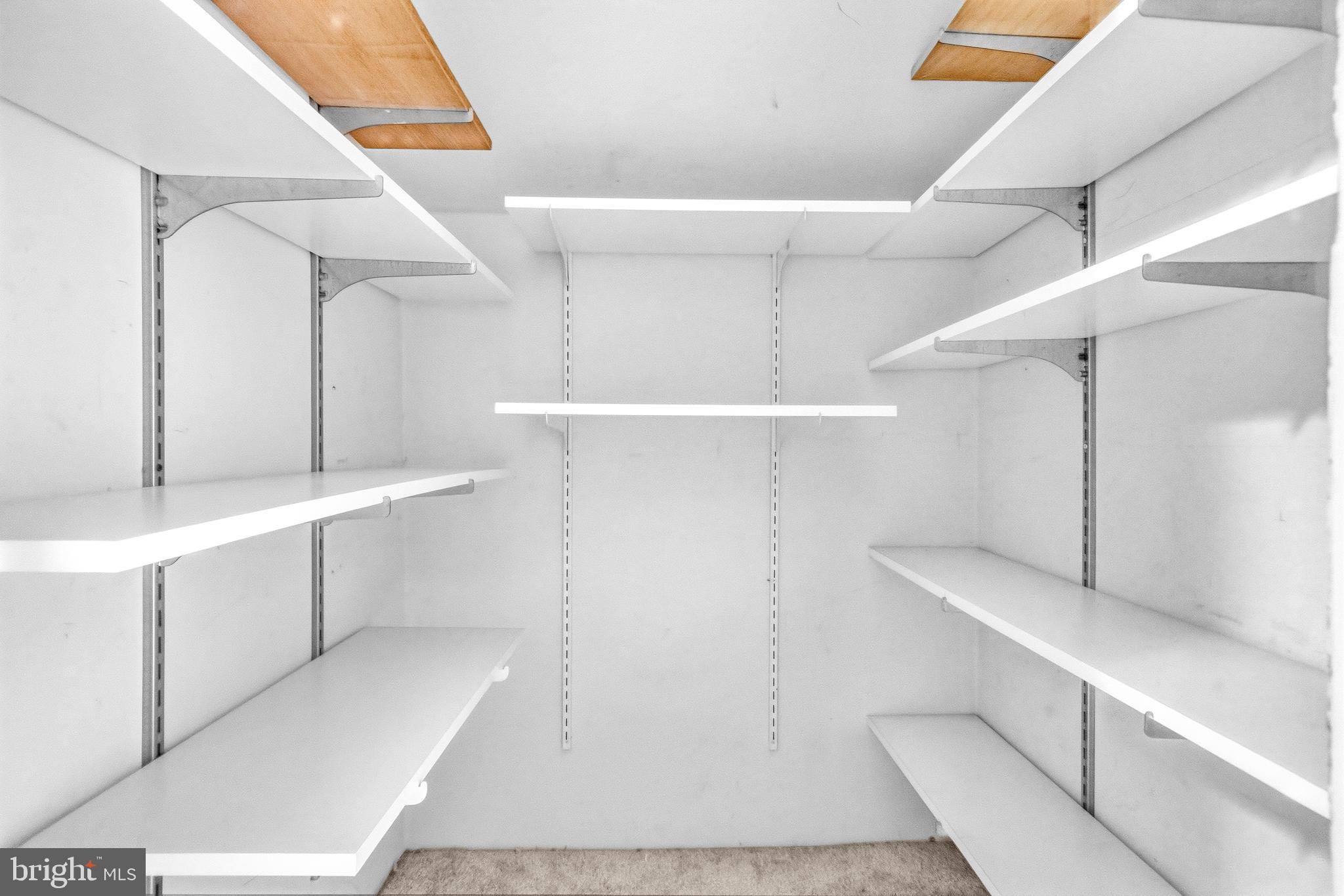 HILLWOOD - Residential