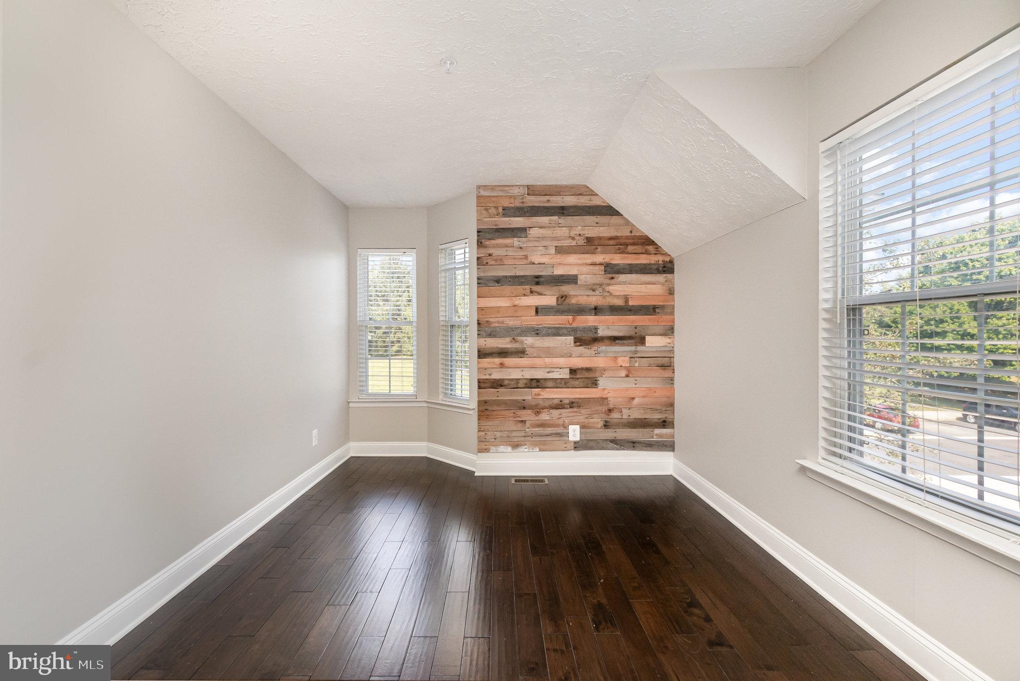 DEER SPRING - Residential