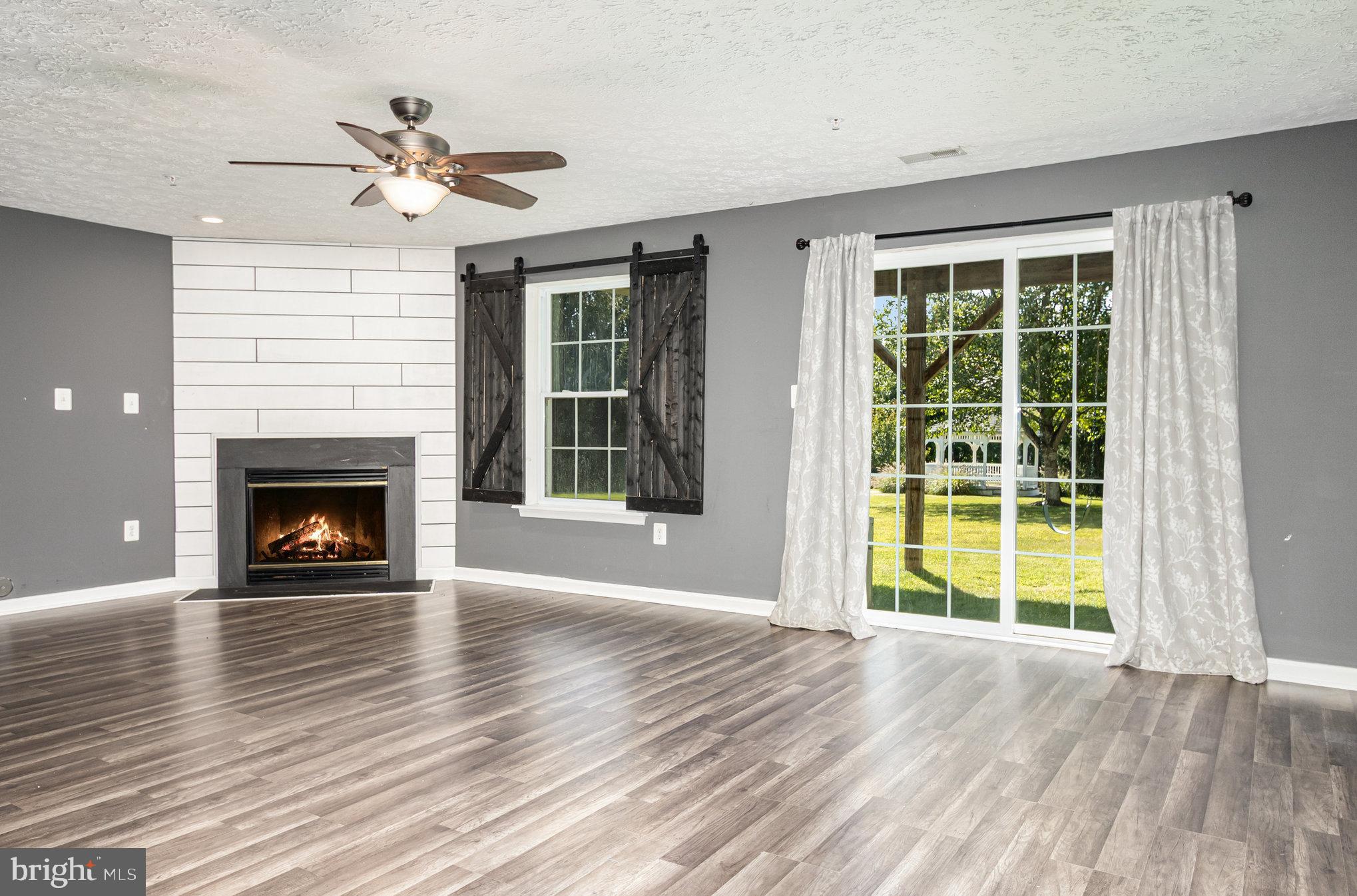 DEER SPRING - Residential