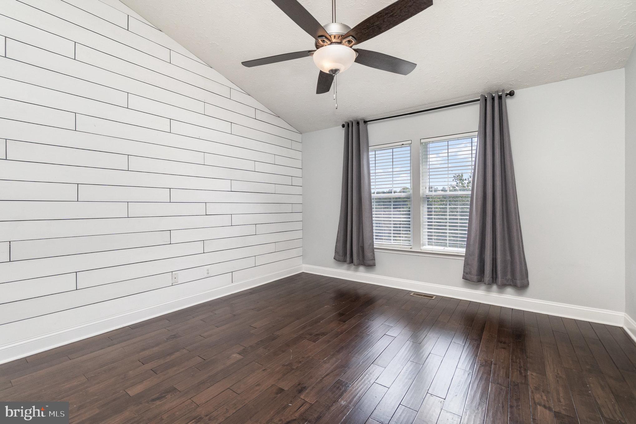 DEER SPRING - Residential