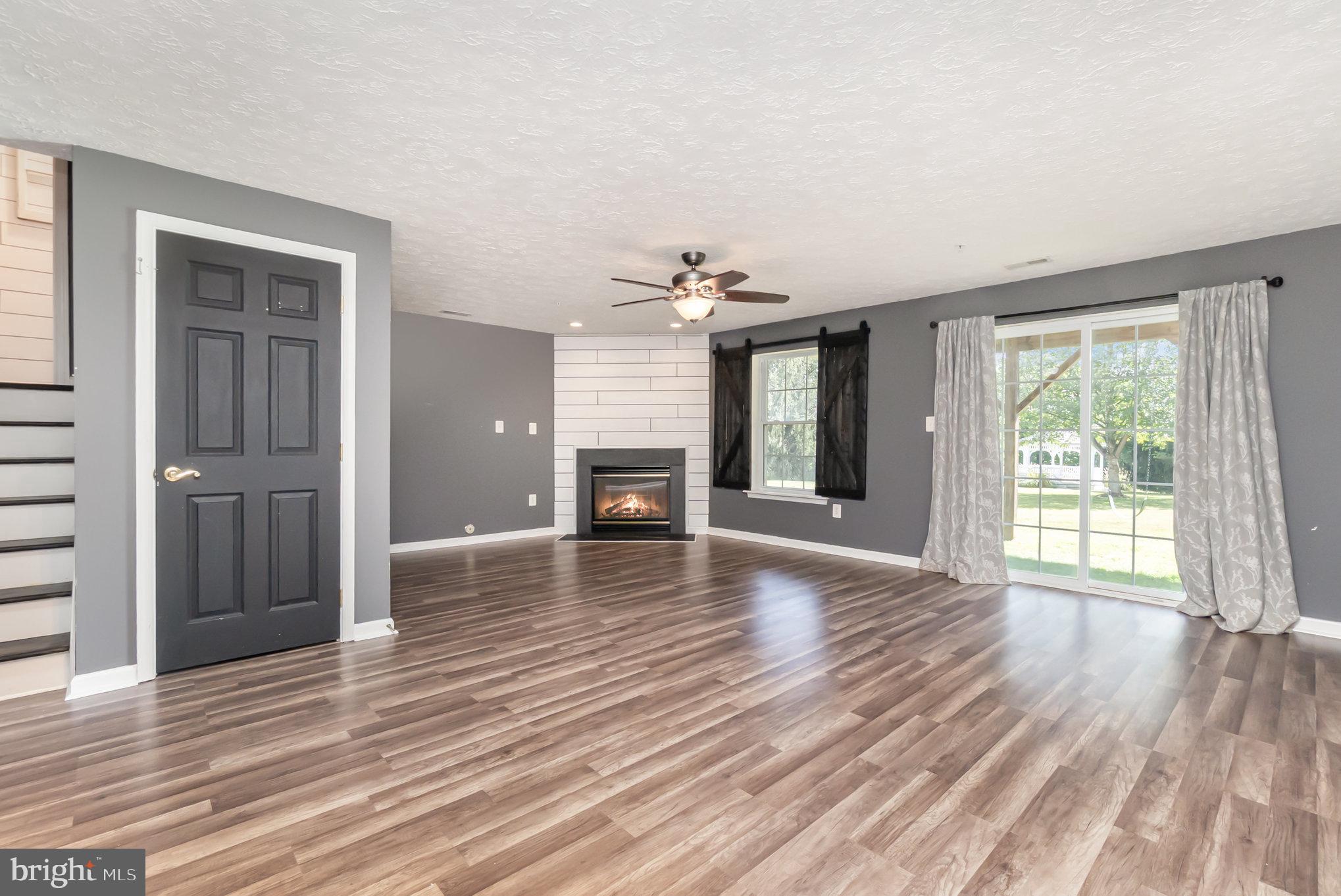 DEER SPRING - Residential