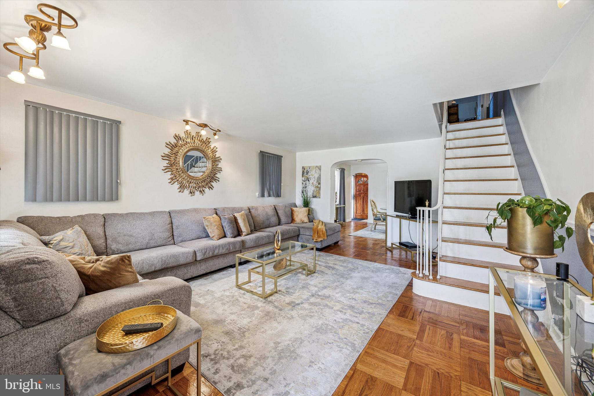 LAWNDALE - Residential