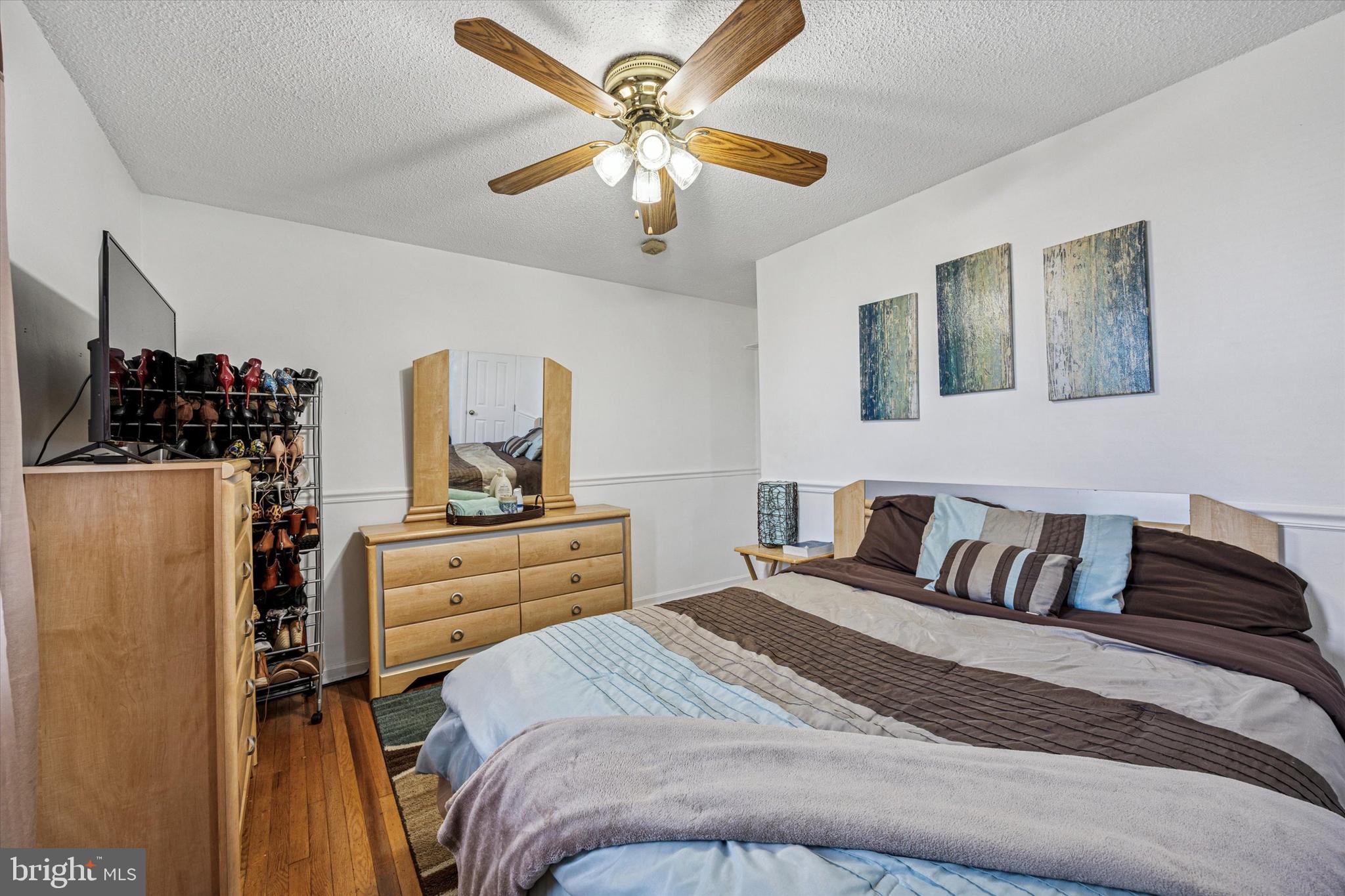 LAWNDALE - Residential