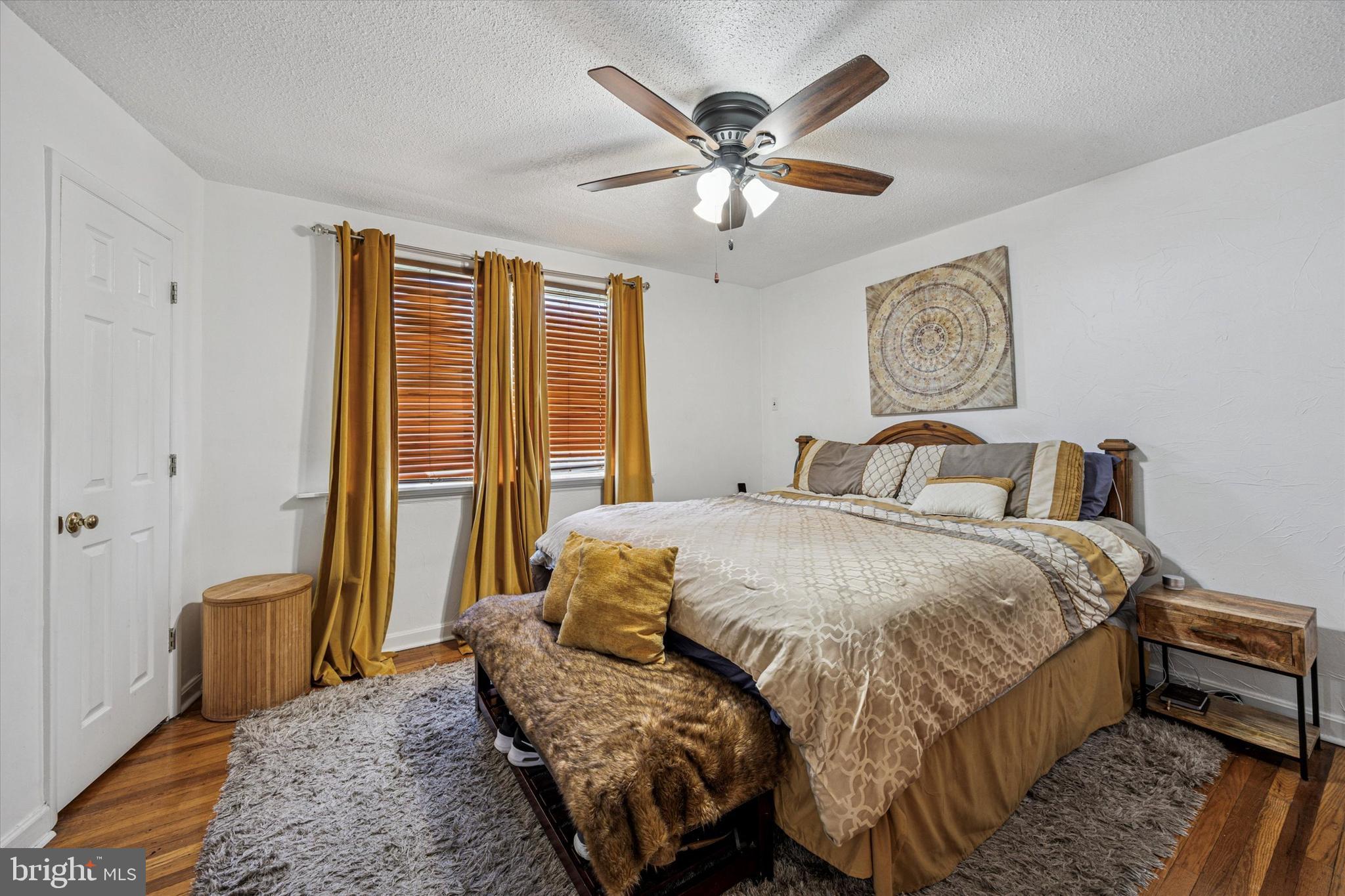 LAWNDALE - Residential