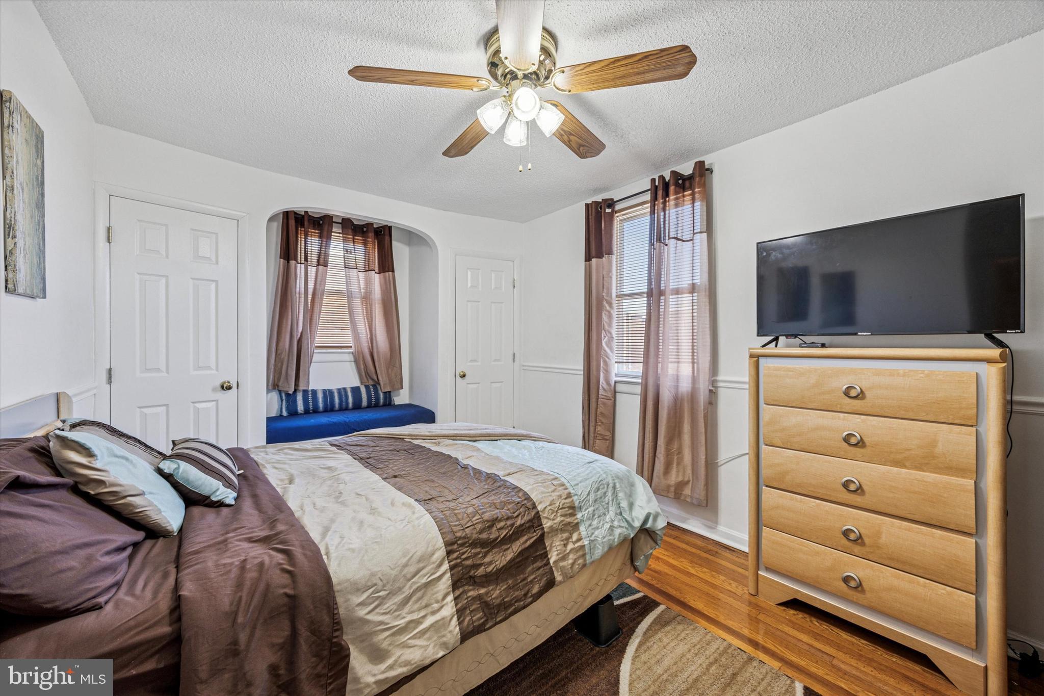 LAWNDALE - Residential