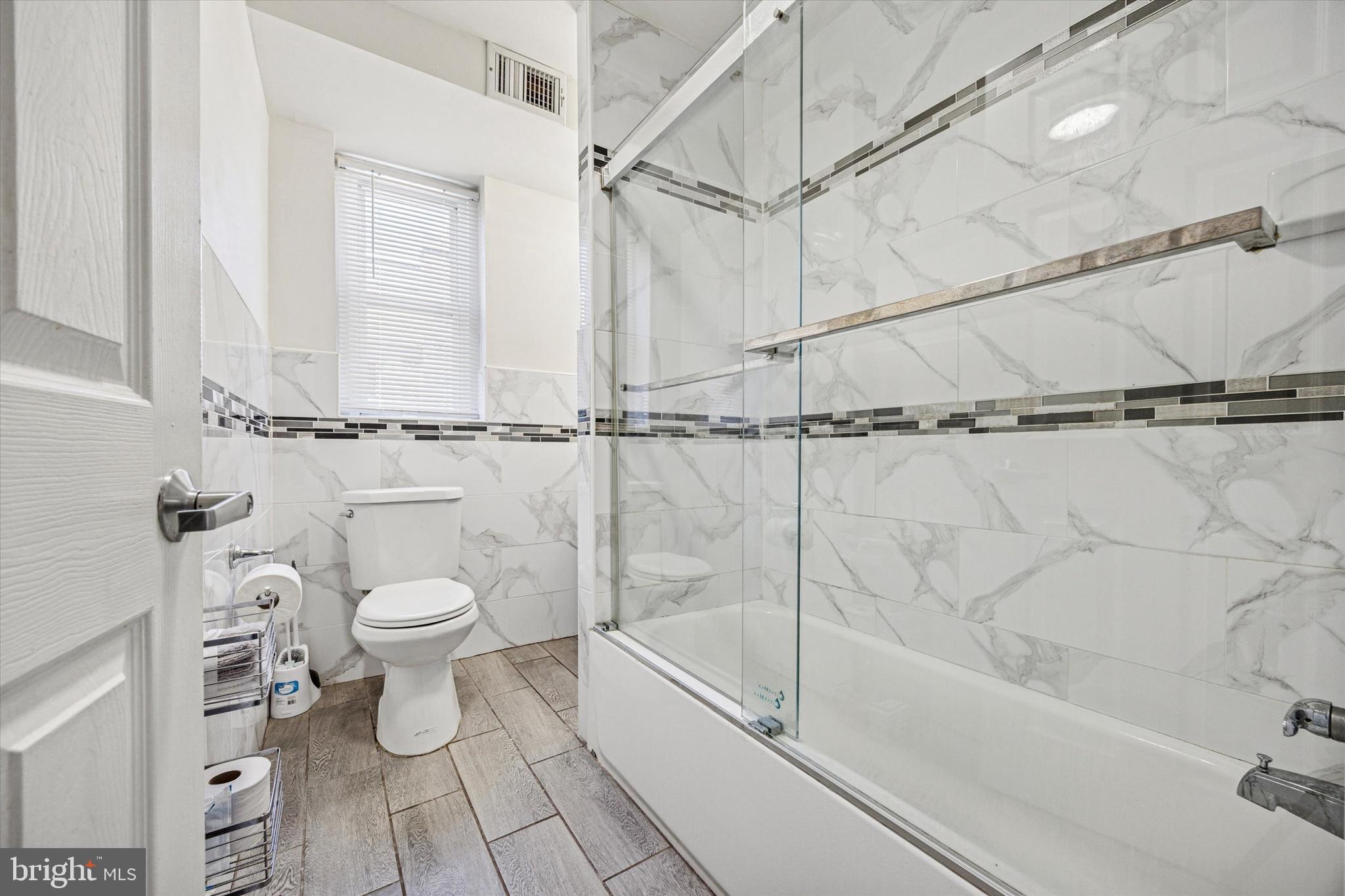 LAWNDALE - Residential