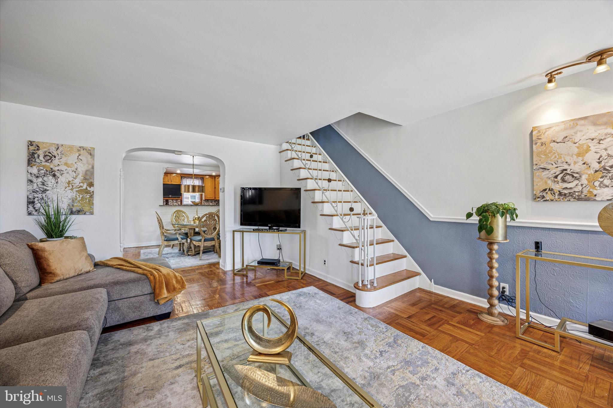 LAWNDALE - Residential