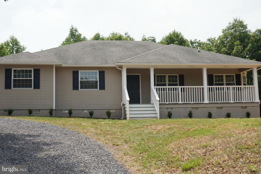 PRICE DROP! LIKE NEW HOME WITH ALL THE UPGRADES. HOME WARRANTY INCLUDED. NEW WELL PUMP. NEW KITCHEN WITH GRANITE COUNTERS AND BRAND NEW CABINETS. NEW SINK AND FAUCET. ALL NEW FLOORING AND NEW CARPET. BRAND NEW AND FRESH PAINT JOB. NEW FIXTURES AND FLOORS IN BATHROOMS, NEW VANITIES SINKS AND HARDWARE. THIS IS A NICE PRIVATE LOT IN A REALLY NICE AREA. MUST COME AND SEE THIS HOME TODAY!