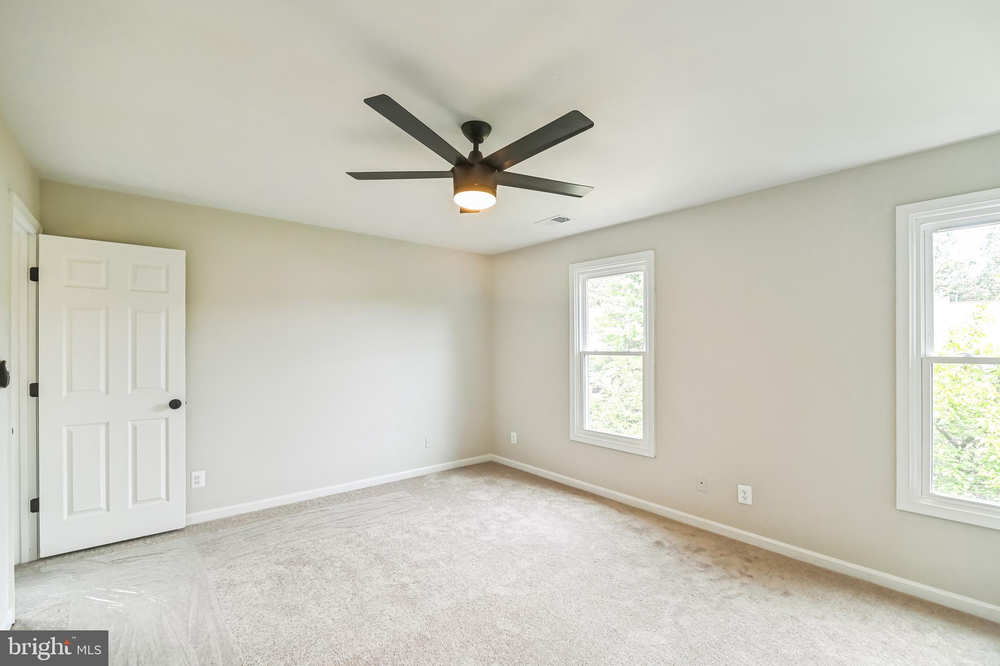 ASHBURN FARM - Residential