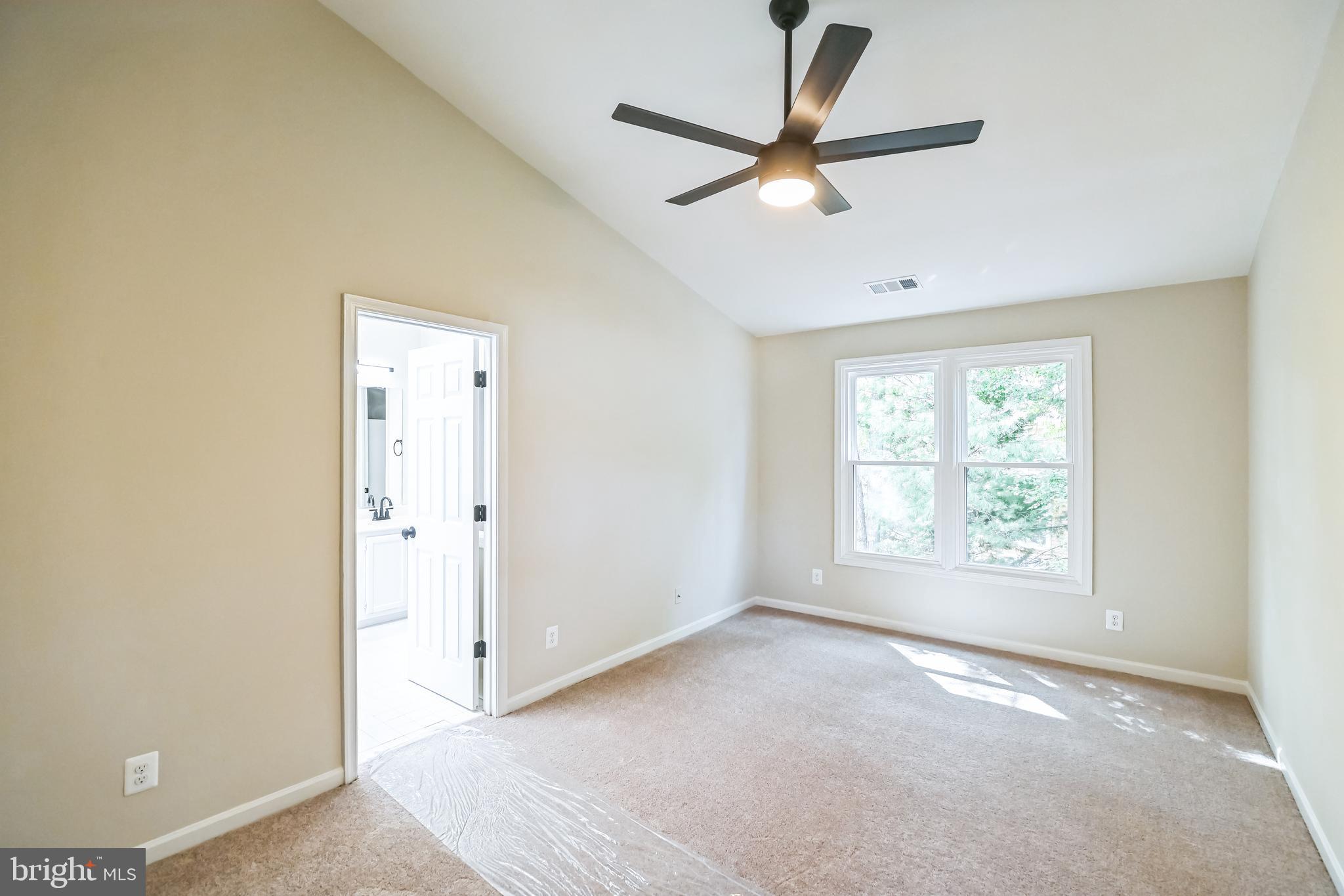 ASHBURN FARM - Residential