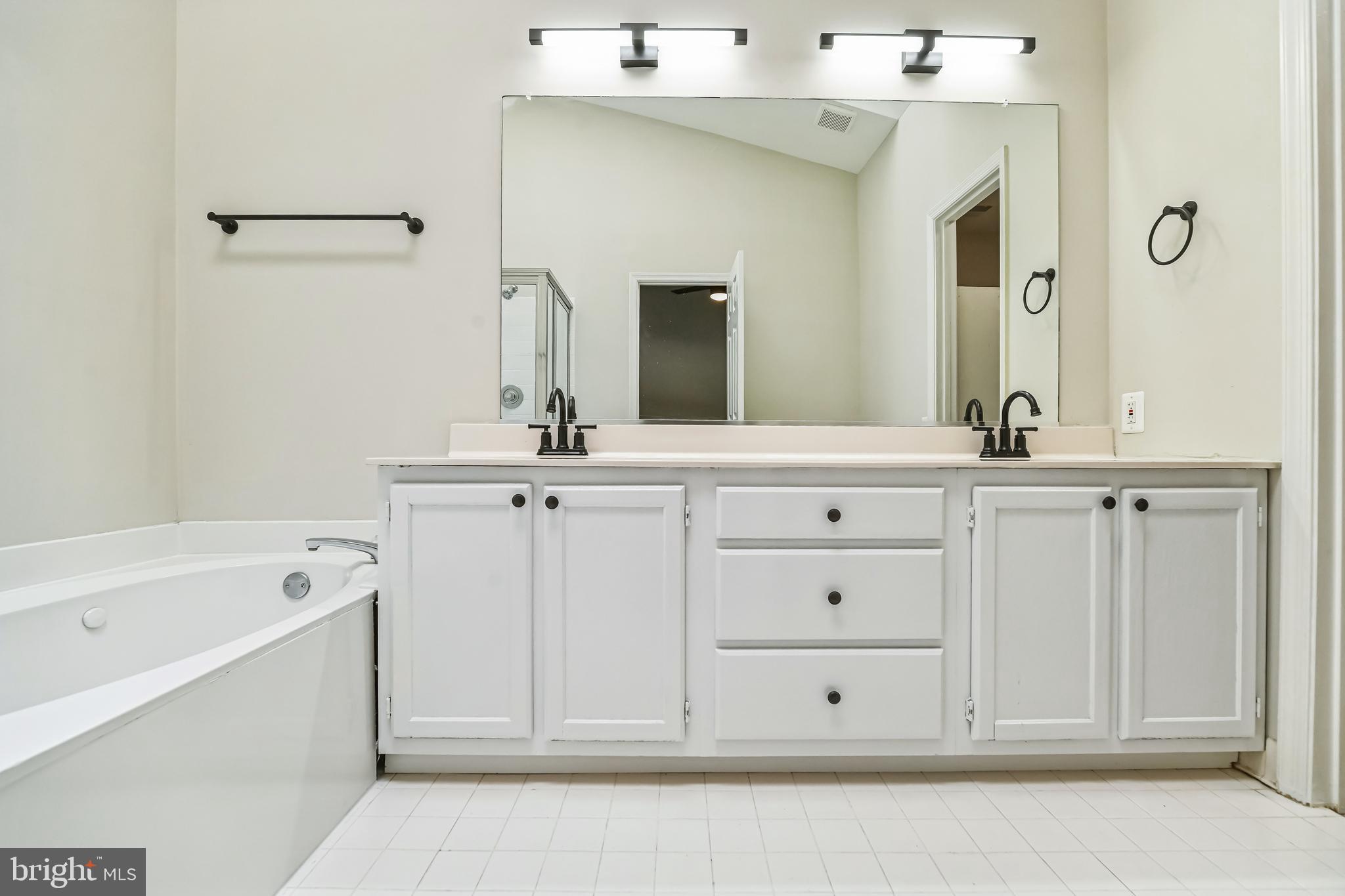 ASHBURN FARM - Residential