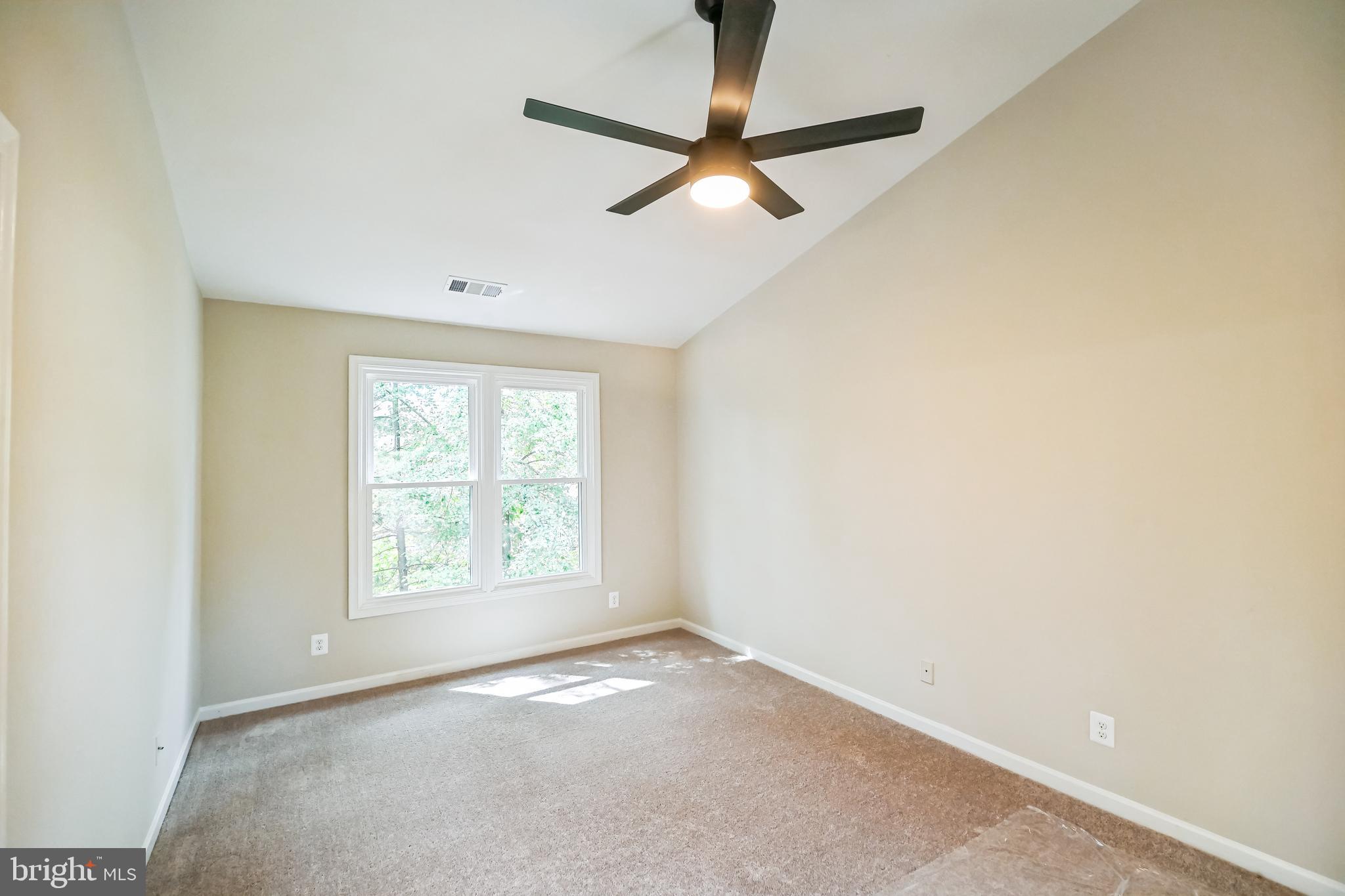 ASHBURN FARM - Residential