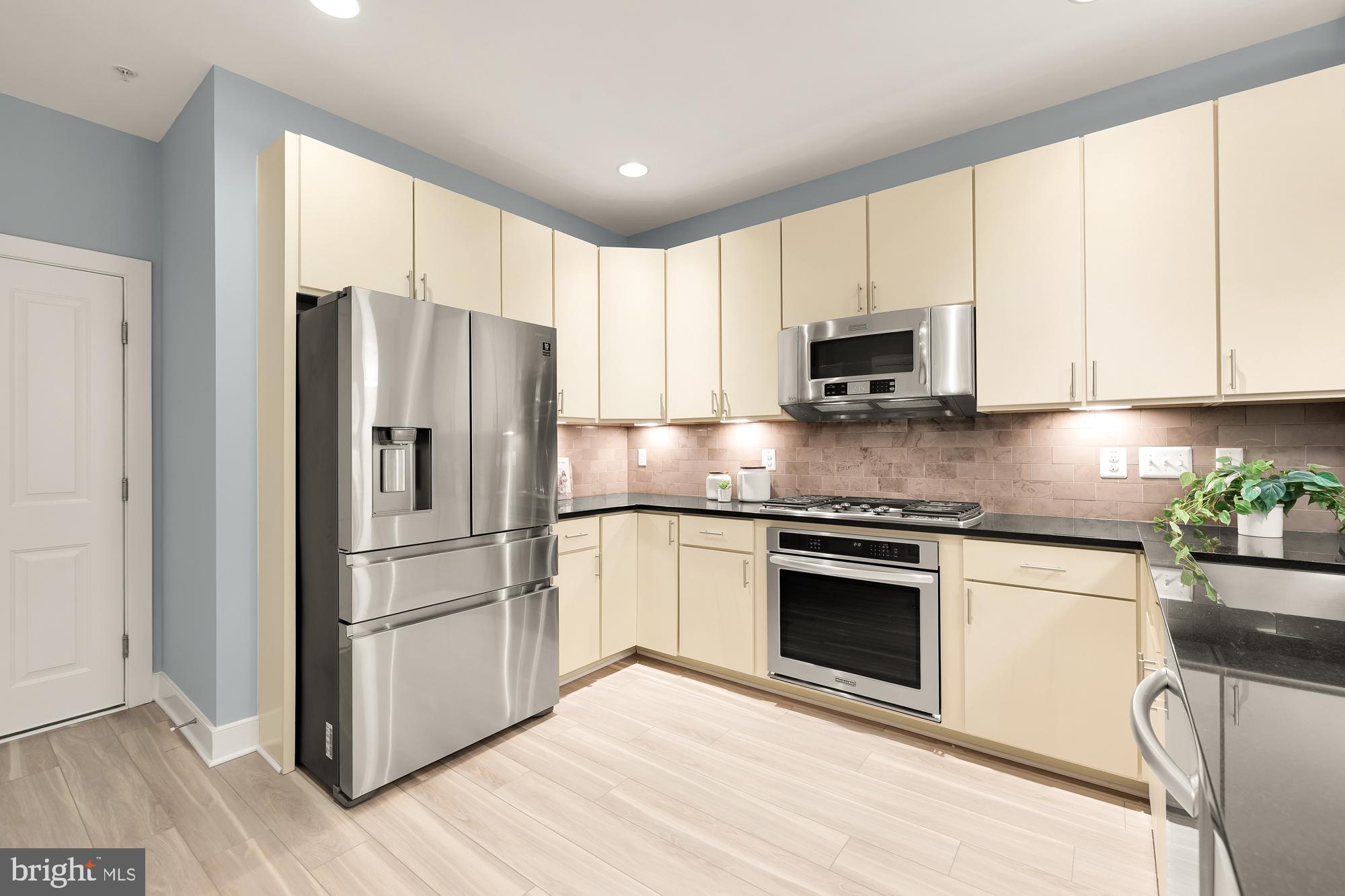 POTOMAC YARD BY PULTE HOMES - Residential