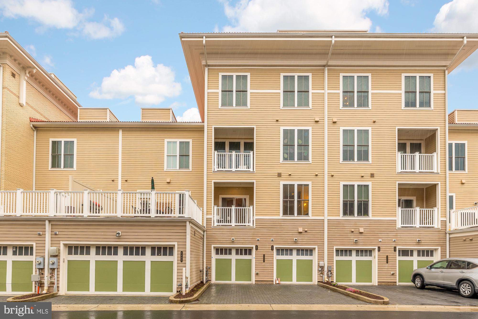 POTOMAC YARD BY PULTE HOMES - Residential