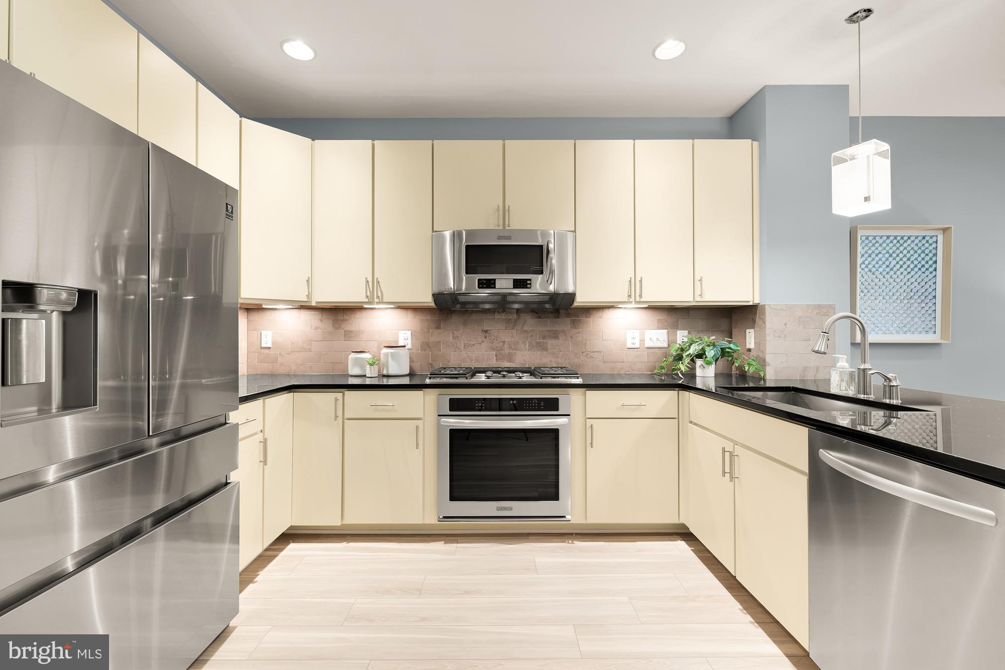 POTOMAC YARD BY PULTE HOMES - Residential