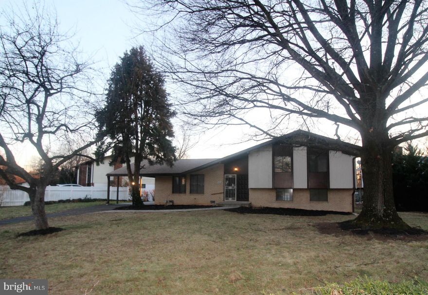 Beautifully renovated split level with brand new SS appliances, new washer and dryer, granite counter tops, upgraded kitchen cabinets, and back splash. Rear entry from kitchen leads to patio and large fenced in backyard. Fully renovated upper bathrooms, lovely floor plan with ample lighting, New flooring on main level, new carpet, fresh paint. Very convenient location. VACANT! SHOW ANYTIME!