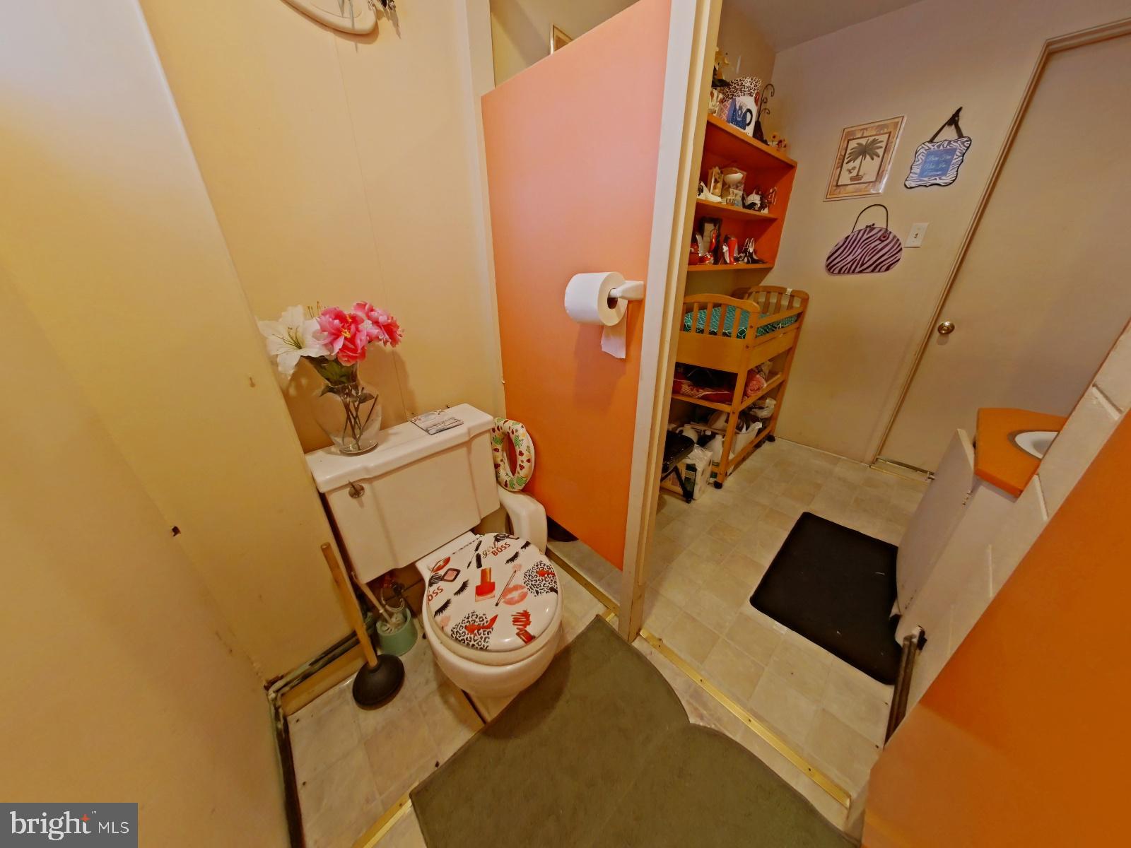 FRANKFORD - Commercial Sale