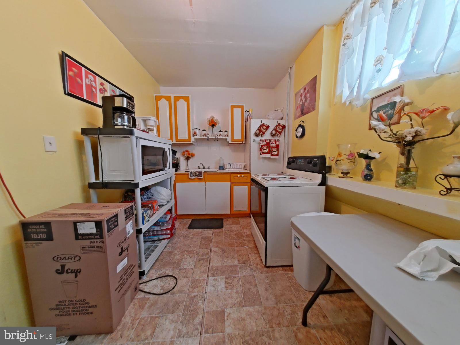 FRANKFORD - Commercial Sale