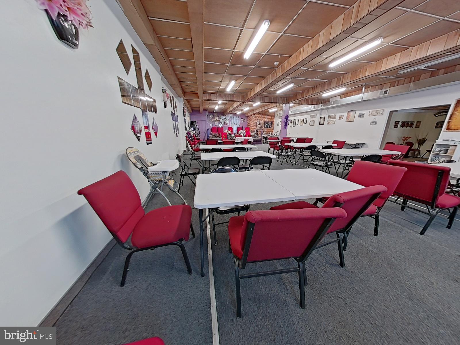 FRANKFORD - Commercial Sale